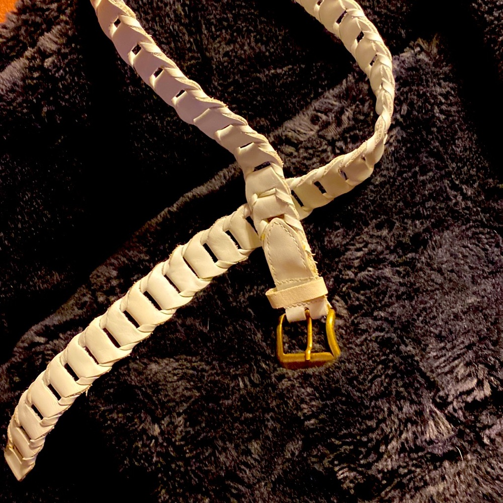 Exquisite vintage white leather linked belt 29